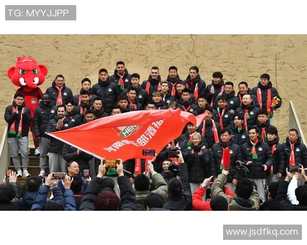 德国足球明星齐聚武汉展现足球魅力助力城市发展与文化交流