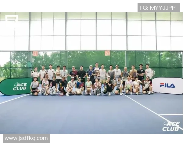 成都网球队的力量揭秘：网球巨献背后的奋斗与荣耀