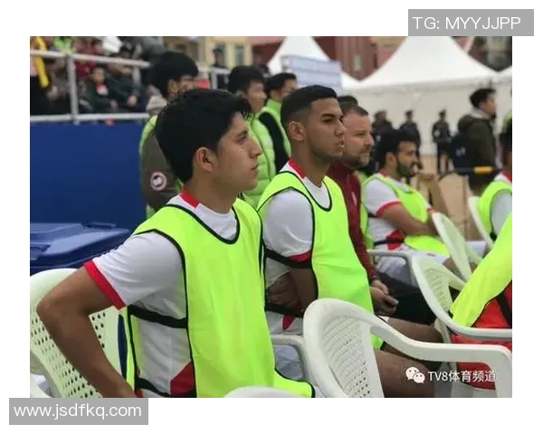 欧锦赛精彩回顾杭州足球队默契配合展现团队实力与风采 欧锦赛精彩回顾杭州足球队默契配合展现团队实力与风采