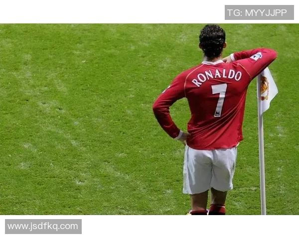 超级足球明星的精彩瞬间与背后的故事揭秘 超级足球明星的精彩瞬间与背后的故事揭秘